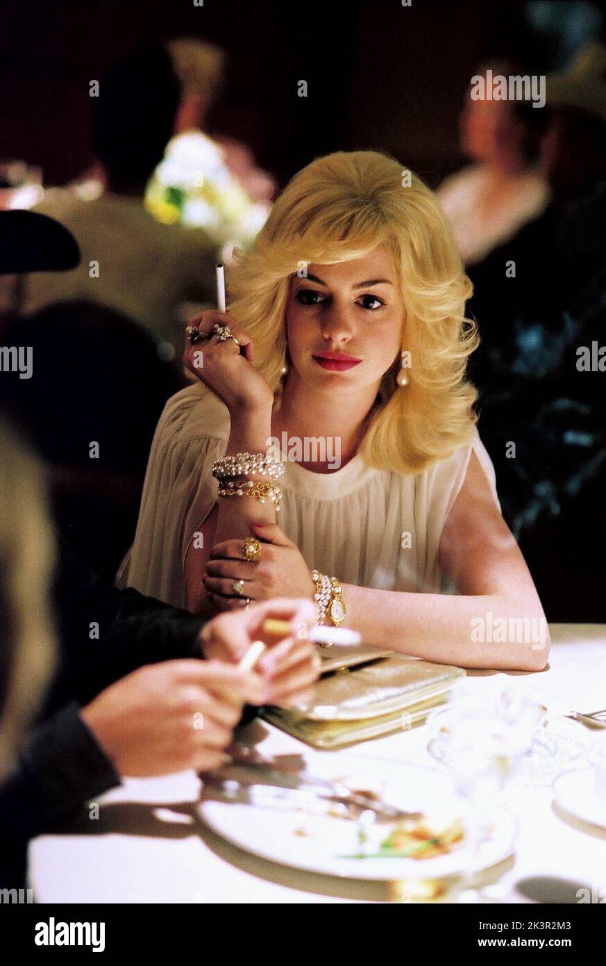 Anne Hathaway film: Brokeback Mountain (USA/CAN 2005) personnages: Lureen Newsome Directeur: ANG Lee 02 septembre 2005 **AVERTISSEMENT** cette photographie est destinée à un usage éditorial exclusif et est protégée par les droits d'auteur des FONCTIONS FOCUS et/ou du photographe attribué par la Société de film ou de production et ne peut être reproduite que par des publications en conjonction avec la promotion du film ci-dessus. Un crédit obligatoire est requis pour LES FONCTIONNALITÉS DE CONCENTRATION. Le photographe doit également être crédité lorsqu'il est connu. Aucune utilisation commerciale ne peut être accordée sans l'autorisation écrite de la Société du film. Banque D'Images