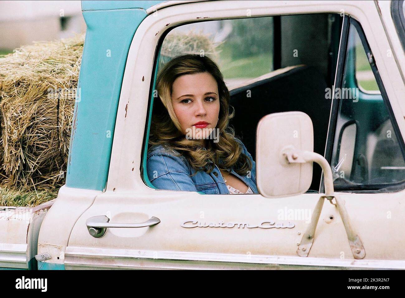 Linda Cardellini film: Brokeback Mountain (USA/CAN 2005) personnages: Cassie Directeur: ANG Lee 02 septembre 2005 **AVERTISSEMENT** cette photographie est destinée à un usage éditorial exclusif et est protégée par les droits d'auteur des FONCTIONS FOCUS et/ou du photographe attribué par la Société de film ou de production et ne peut être reproduite que par des publications en conjonction avec la promotion du film ci-dessus. Un crédit obligatoire est requis pour LES FONCTIONNALITÉS DE CONCENTRATION. Le photographe doit également être crédité lorsqu'il est connu. Aucune utilisation commerciale ne peut être accordée sans l'autorisation écrite de la Société du film. Banque D'Images