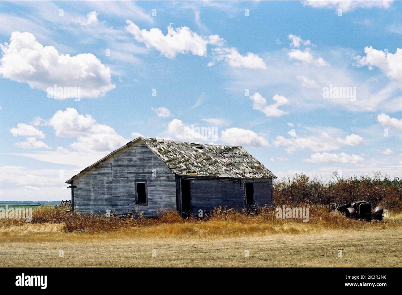 Film sur la construction d'une ancienne ferme en bois : Brokeback Mountain (USA/CAN 2005) Directeur : ANG Lee 02 septembre 2005 **AVERTISSEMENT** cette photographie est destinée à un usage éditorial exclusif et est protégée par les droits d'auteur des FONCTIONS FOCUS et/ou du photographe attribué par la Société de film ou de production et ne peut être reproduite que par des publications en conjonction avec la promotion du film ci-dessus. Un crédit obligatoire est requis pour LES FONCTIONNALITÉS DE CONCENTRATION. Le photographe doit également être crédité lorsqu'il est connu. Aucune utilisation commerciale ne peut être accordée sans l'autorisation écrite de la Société du film. Banque D'Images