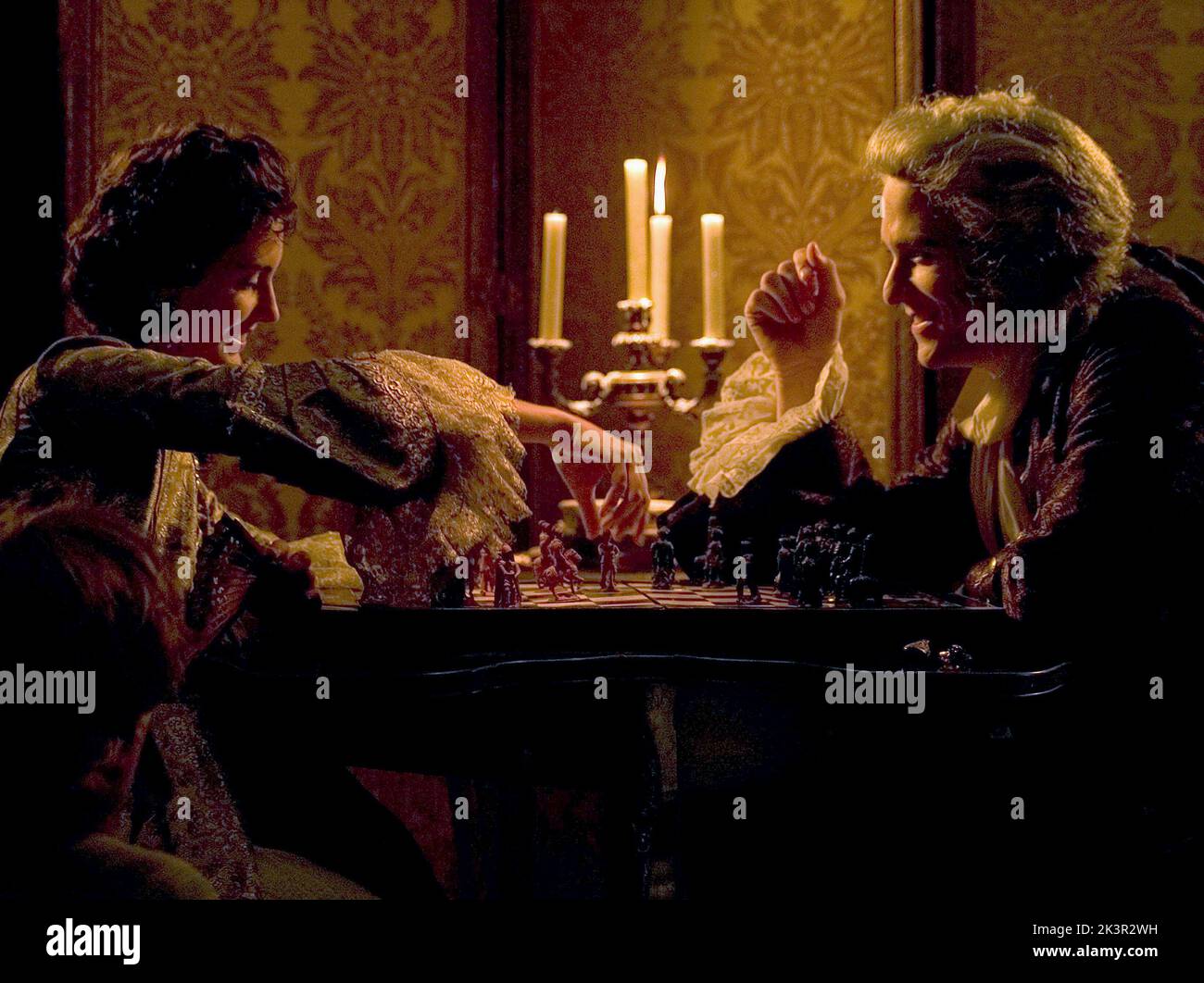 Brittany Hymore & Heath Ledger film : Casanova (2005) personnages : & Casanova Directeur : Lasse Hallstrom 25 décembre 2005 **AVERTISSEMENT** cette photographie est à usage éditorial exclusif et est le droit d'auteur de BUENA VISTA et/ou le photographe assigné par la Société de film ou de production et ne peut être reproduite que par des publications dans le cadre de la promotion du film ci-dessus. Un crédit obligatoire pour BUENA VISTA est requis. Le photographe doit également être crédité lorsqu'il est connu. Aucune utilisation commerciale ne peut être accordée sans l'autorisation écrite de la Société du film. Banque D'Images