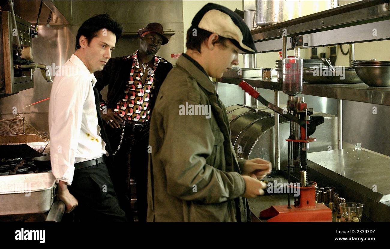 Keanu Reeves, Djimon Hounsou & Shia LaBeouf film: Constantine (USA/DE 2005) personnages: John Constantine, Midnite & Chas Kramer Directeur: Francis Lawrence 08 février 2005 **AVERTISSEMENT** cette photographie est à usage éditorial exclusif et est le copyright de WARNER BROS. Et/ou le photographe assigné par la Société de film ou de production et ne peut être reproduite que par des publications dans le cadre de la promotion du film ci-dessus. Un crédit obligatoire pour WARNER BROS est requis. Le photographe doit également être crédité lorsqu'il est connu. Aucune utilisation commerciale ne peut être accordée sans l'autorisation écrite du fil Banque D'Images