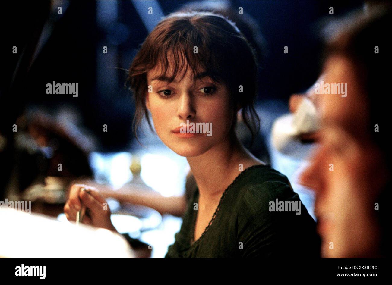 Keira Knightley film: Pride & Pregual (UK/USA/FR 2005) personnages: Elizabeth Bennett / Literaturverfilmung (basé sur le livre de Jane Austen) Directeur: Joe Wright 25 juillet 2005 **AVERTISSEMENT** cette photographie est destinée à un usage éditorial exclusif et est le droit d'auteur du TITRE DE TRAVAIL et/ou du photographe attribué par la Société de film ou de production et ne peut être reproduite que par des publications en conjonction avec la promotion du film ci-dessus. Un crédit obligatoire pour LE TITRE DE TRAVAIL est requis. Le photographe doit également être crédité lorsqu'il est connu. Aucune utilisation commerciale ne peut être accordée sans autorisation écrite de Banque D'Images