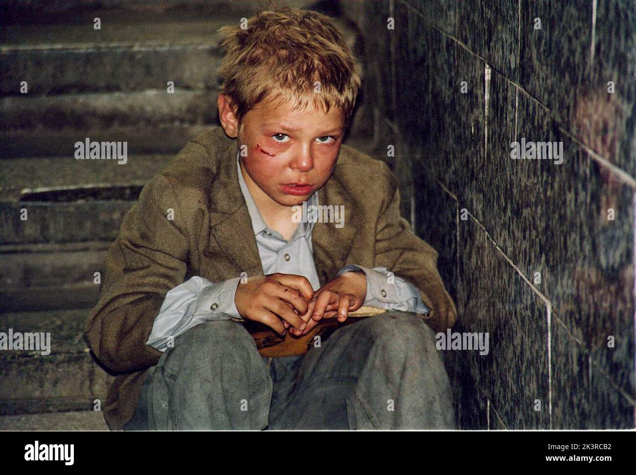 Kolya Spiridonov film: The Italian; Italianetz (2005) personnages: Vanya Solntsev Directeur: Andrei Kravchuk 14 février 2005 **AVERTISSEMENT** cette photographie est destinée à un usage éditorial exclusif et est protégée par les droits d'auteur de SONY et/ou du photographe attribué par la société film ou production et ne peut être reproduite que par des publications dans le cadre de la promotion du film ci-dessus. Un crédit obligatoire pour SONY est requis. Le photographe doit également être crédité lorsqu'il est connu. Aucune utilisation commerciale ne peut être accordée sans l'autorisation écrite de la Société du film. Banque D'Images