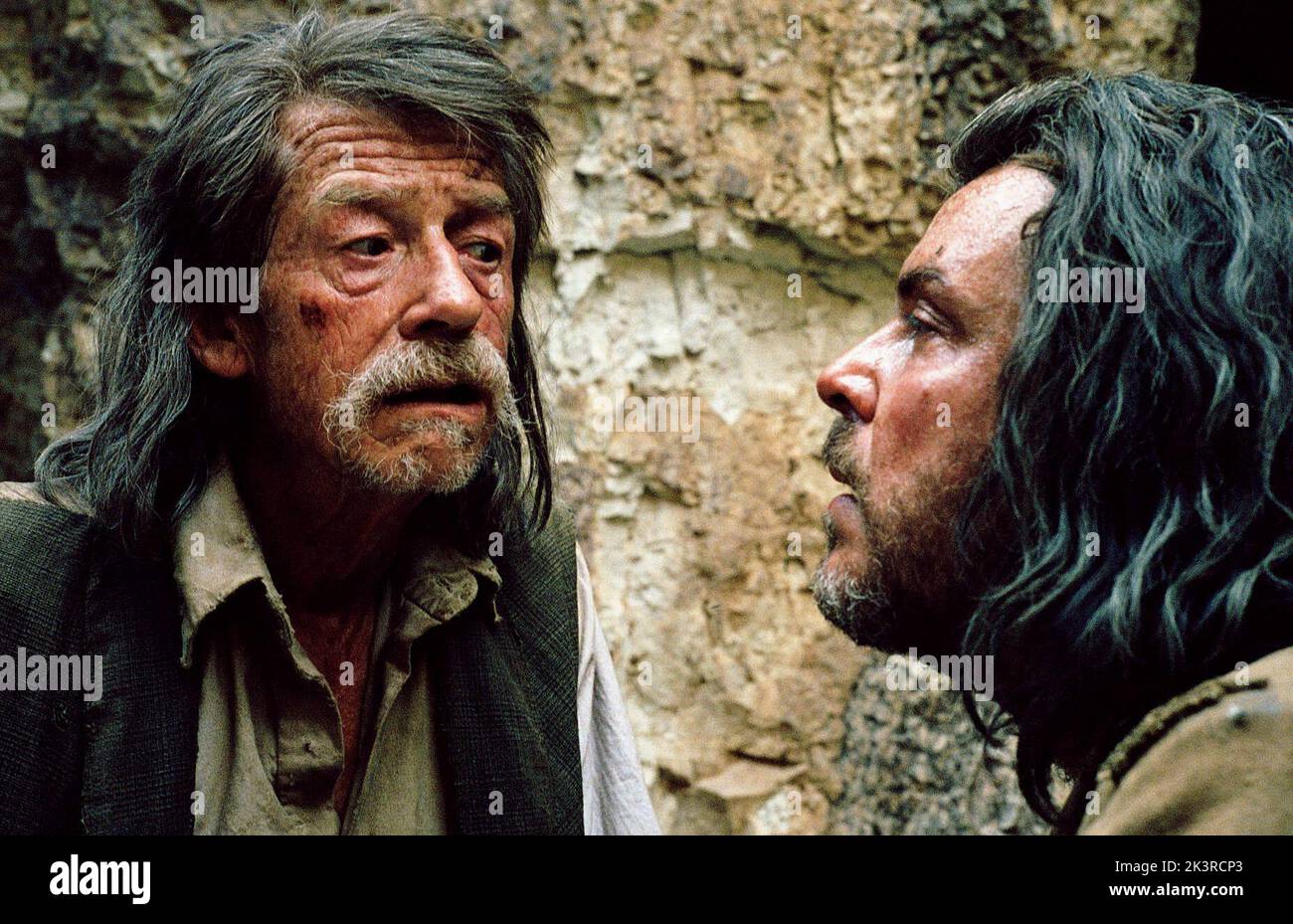 John Hurt & Danny Huston film : The proposition (AUS/UK 2005) personnages : Jellon Lamb & Arthur Burns Directeur : John Hillcoat 12 septembre 2005 **AVERTISSEMENT** cette photographie est destinée à un usage éditorial exclusif et est protégée par le UK FILM COUNCIL et/ou le photographe assigné par la société film ou production et ne peut être reproduite que par des publications en conjonction avec la promotion du film ci-dessus. Un crédit obligatoire pour LE Conseil du FILM du Royaume-Uni est requis. Le photographe doit également être crédité lorsqu'il est connu. Aucune utilisation commerciale ne peut être accordée sans l'autorisation écrite de la Société du film. Banque D'Images