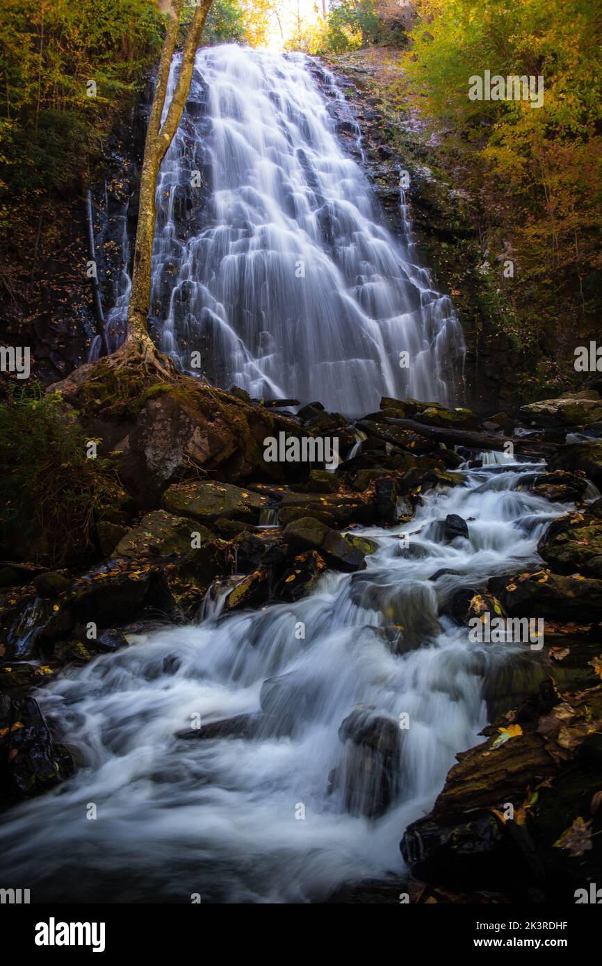 Une photo panoramique des chutes de Crabtree dans les Blue Ridge Mountains de Caroline du Nord Banque D'Images