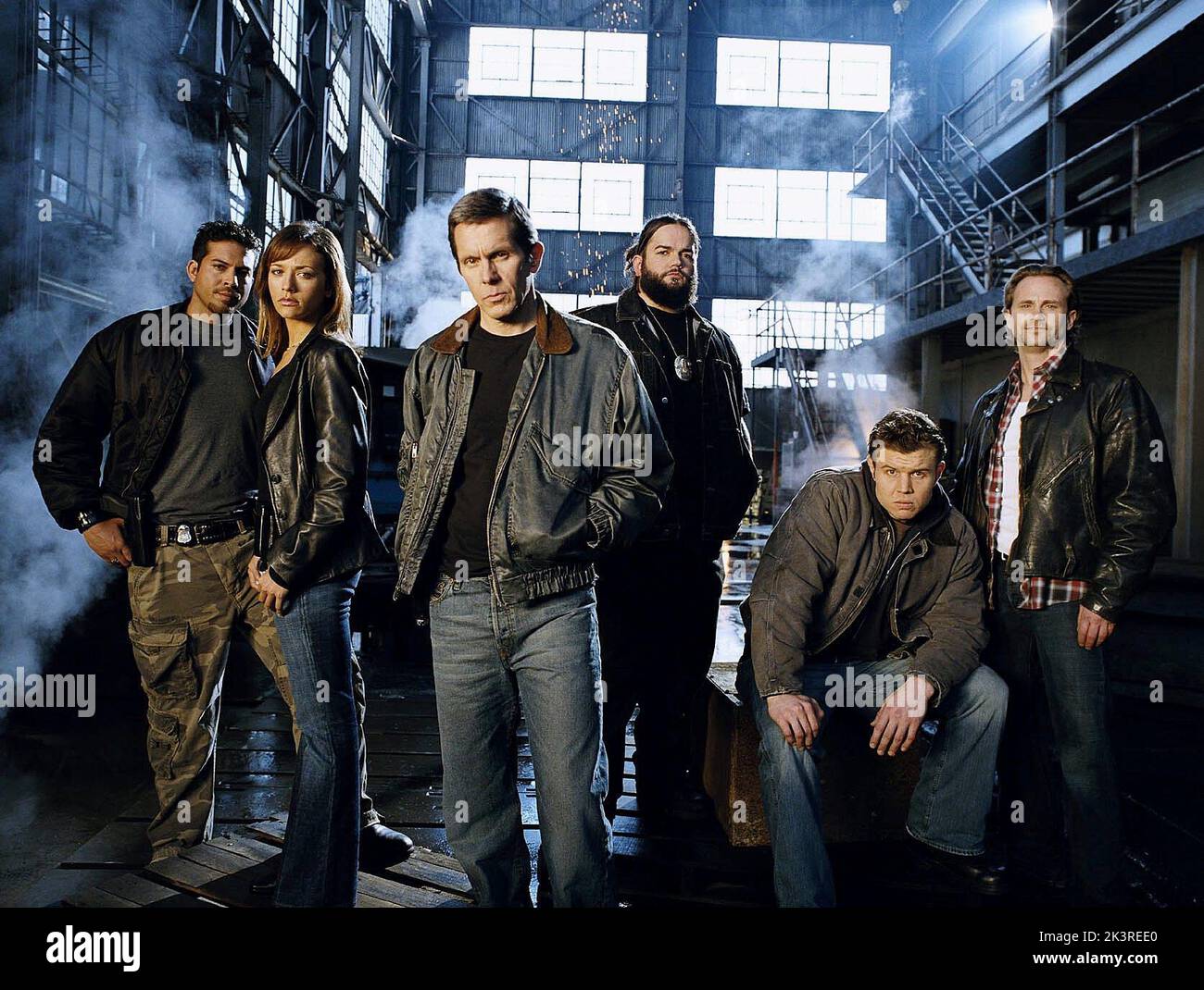 Benjamin Benitez, Rashida Jones, Gary Cole, Josey Scott, Ryan Hurst et Lee Tergesen Television : Recherché (2005) 31 juillet 2005 **AVERTISSEMENT** cette photographie est destinée à un usage éditorial seulement et est le droit d'auteur du SCT et/ou du photographe assigné par la Société de film ou de production et ne peut être reproduite que par des publications dans le cadre de la promotion du film ci-dessus. Un crédit obligatoire pour le SCT est requis. Le photographe doit également être crédité lorsqu'il est connu. Aucune utilisation commerciale ne peut être accordée sans l'autorisation écrite de la Société du film. Banque D'Images