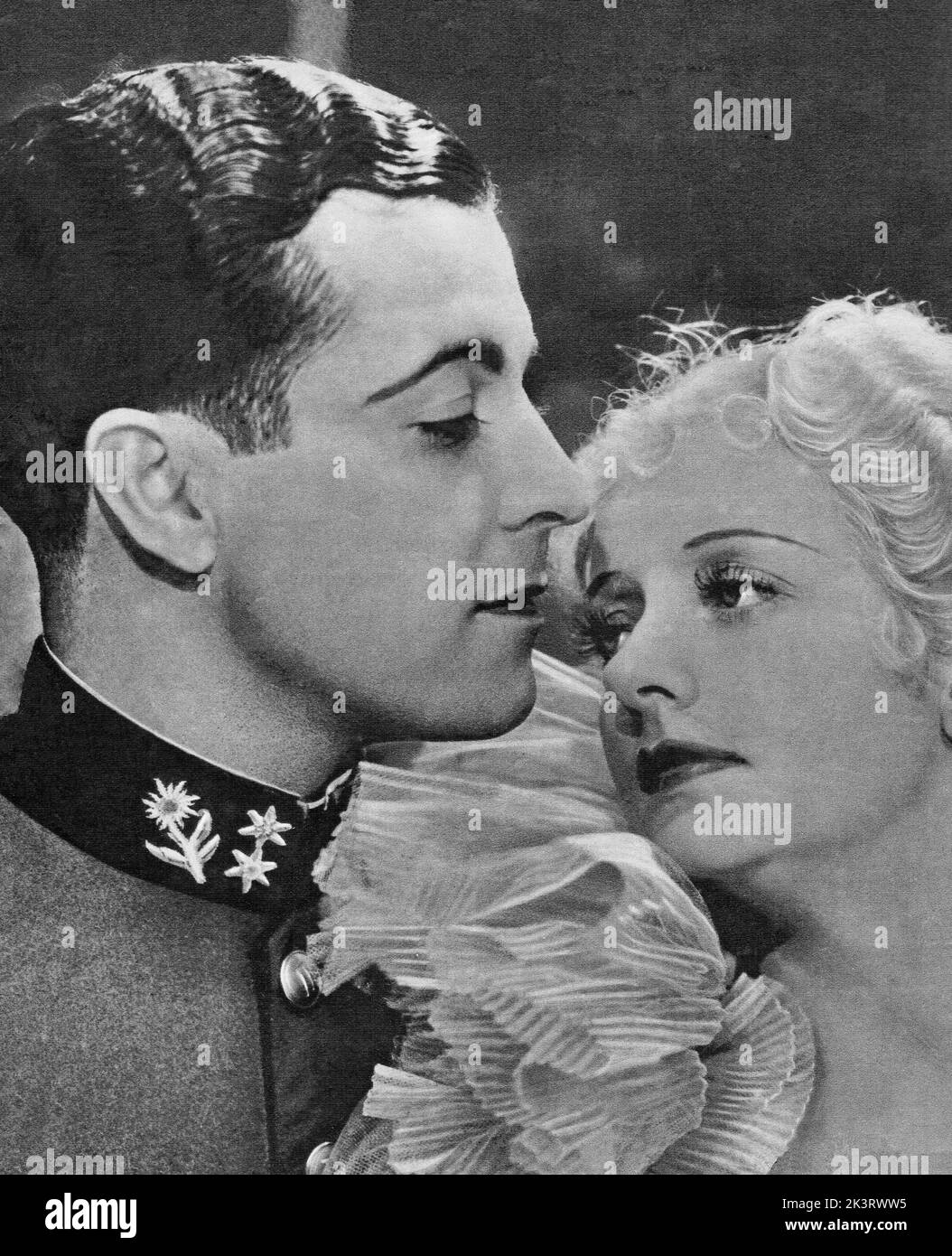 Ramon NOVARRO & Evelyn LAYE in THE NIGHT IS YOUNG (1935) Banque D'Images