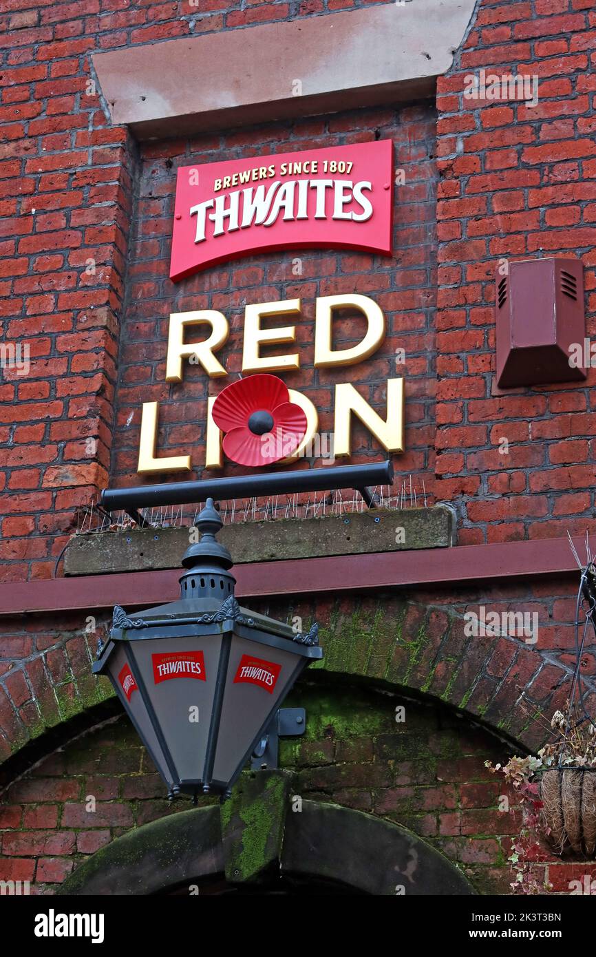 The Thwaites Red Lion pub, London Rd, Stockton Heath, Warrington, Cheshire, ANGLETERRE, ROYAUME-UNI, WA4 6HN Banque D'Images