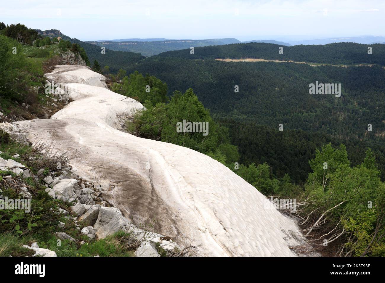 Paysage de glacier sur la roche du plateau Lago-Naki en été, Adygea Banque D'Images