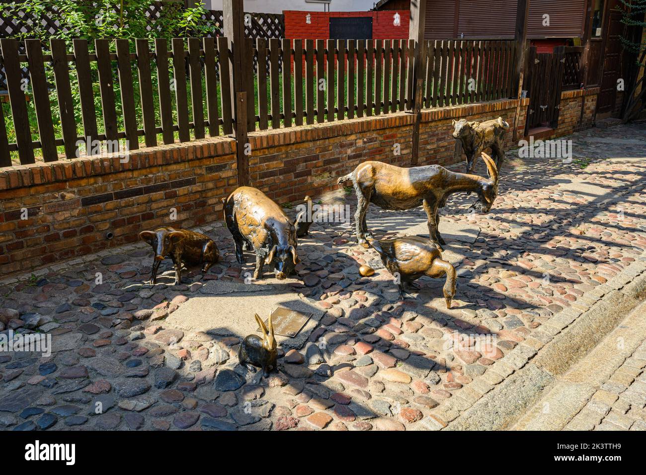 Wroclaw, Pologne - 07 septembre 2022 : Mémorial en bronze aux animaux abattus, rappel de l'histoire de la rue, monuments populaires et les plus photographiés i Banque D'Images