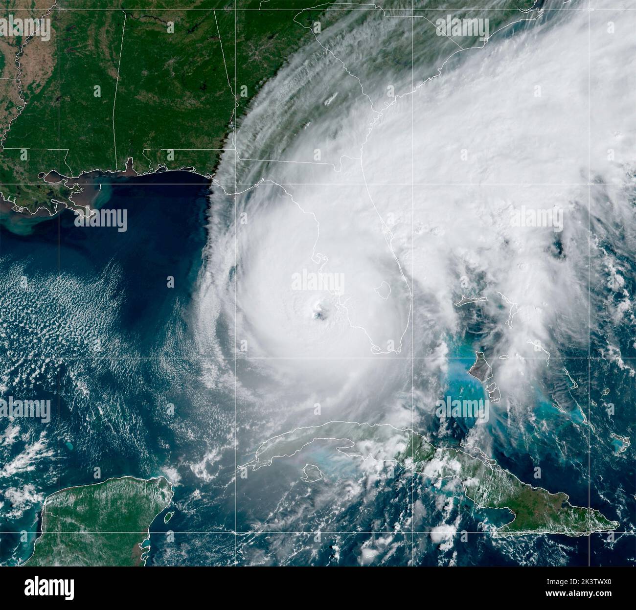 MODIS NOAA, orbite terrestre. 28th septembre 2022. MODIS NOAA, ORBITE TERRESTRE. 28 septembre 2022. Vue de la fin de la matinée de l'ouragan Ian qui se rapproche de la région de Port Charlotte sur la côte ouest de la Floride comme une tempête dangereuse de catégorie 4, vue du satellite GEOS NOAA, 28 septembre 2022 dans l'orbite terrestre. Crédit : GEOS NOAA/NOAA/Alay Live News Banque D'Images