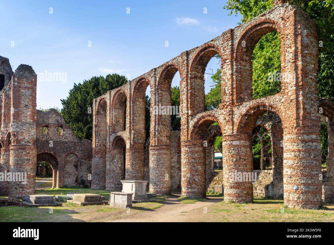 Ruines du Prieuré de Saint-Botolph une maison médiévale de canons Augustins Colchester Essex Angleterre GB Europe Banque D'Images