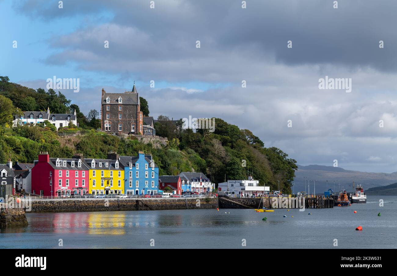 14 septembre 2022. Tobermory, île de Mull, Écosse. C'est le quartier très coloré du port de