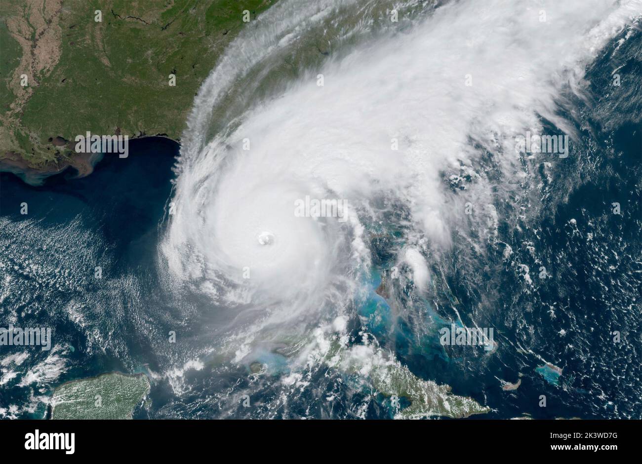NASA Eosdis, orbite de la Terre. 28th septembre 2022. NASA EOSDIS, ORBITE TERRESTRE. 28 septembre 2022. Vue de l'ouragan Ian qui consomme l'état de la Floride comme l'oeil vient à terre à fort Meyers sur la côte ouest de la Floride comme une tempête dangereuse de catégorie 4 comme vu du satellite de la NASA EOSDIS, 28 septembre 2022 dans l'orbite de la Terre. Credit: EOSDIS/NASA/Alay Live News Banque D'Images