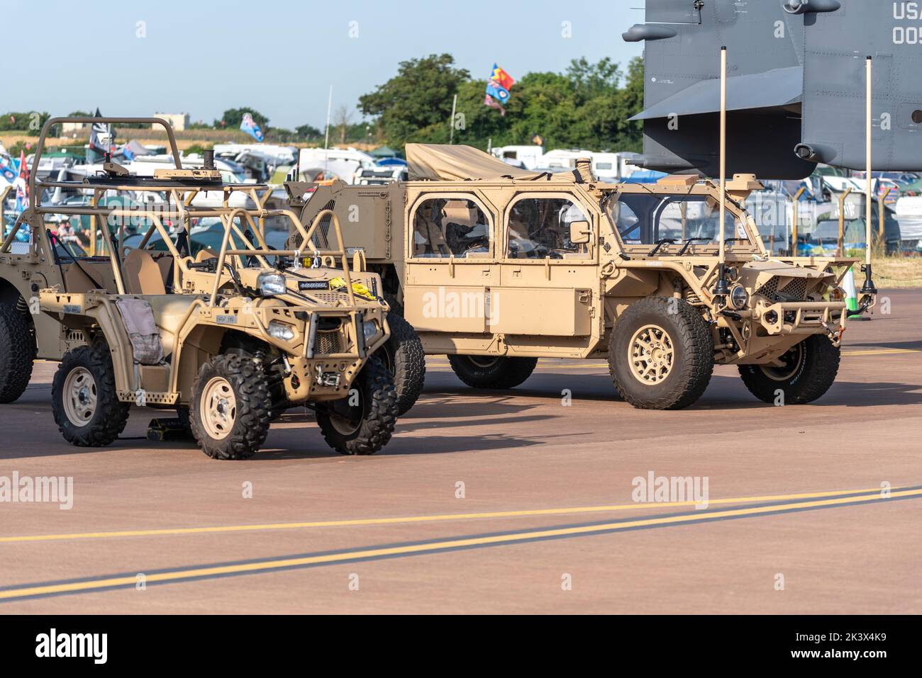 U.S. Special Operations Command Sportsman MV850 et M1288 GMV 1,1 véhicules de combat transportables aériens militaires américains exposés au salon RIAT, Royaume-Uni Banque D'Images