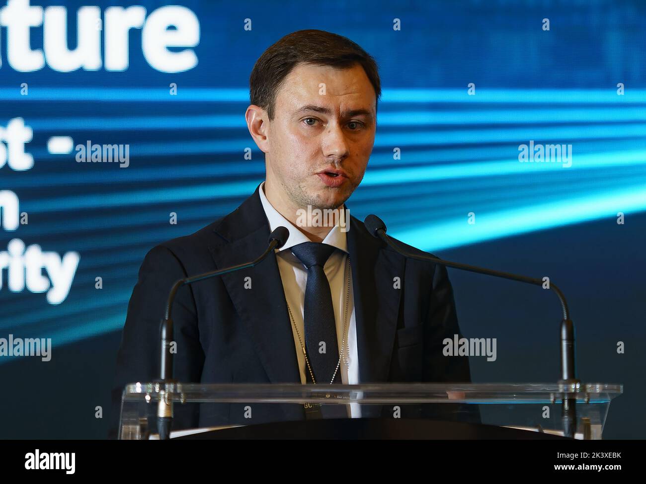 Bucarest, Roumanie - 21 septembre 2022: Mykola Kolisnyk, vice-ministre de l'énergie de l'Ukraine s'exprime lors de la Conférence internationale roumaine sur le gaz (RIGC) Banque D'Images