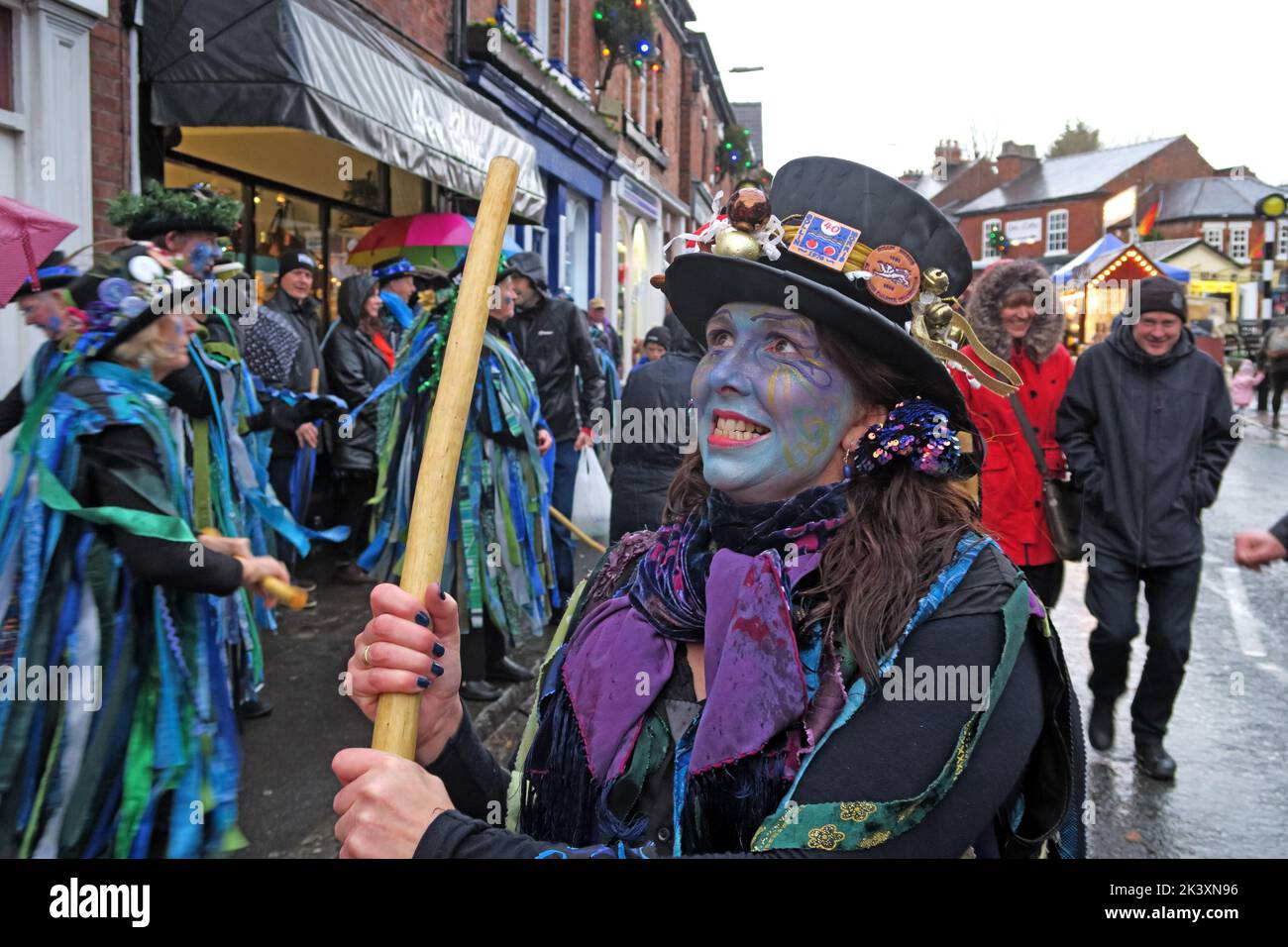 Morris Dancer at the Cross, Lymm, Victorian Dickens Festival, 18-12-2018, Warrington, Cheshire, Angleterre, Royaume-Uni, WA13 0HR Banque D'Images
