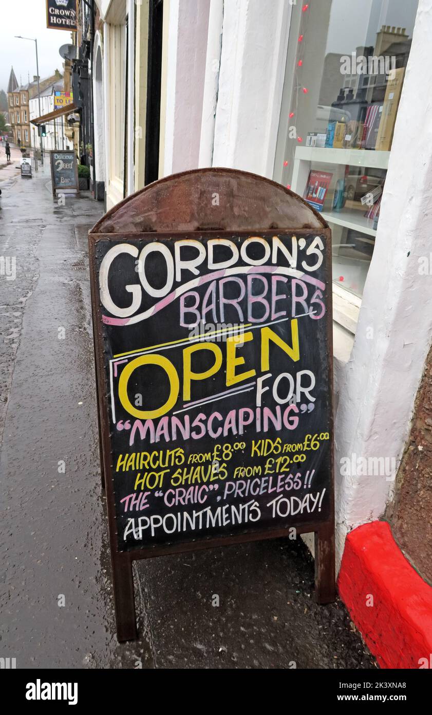 Gordons Mancave Barber shop/ Gents Wedding services Sign, 17 main St, Callander, Perthshire, Écosse, Royaume-Uni, FK17 8DU Banque D'Images