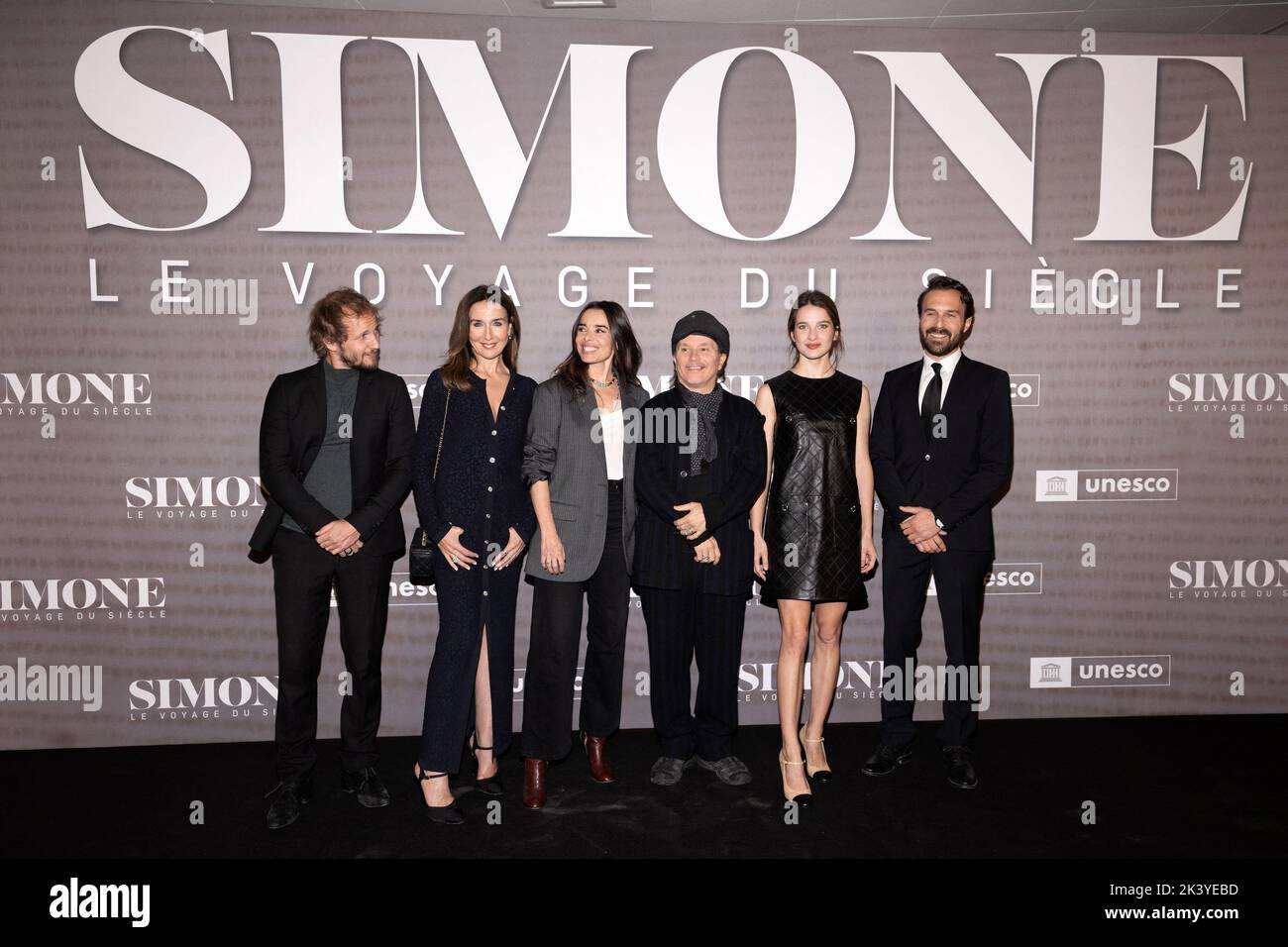 Mathieu Spinosi, Elsa Zylberstein, Elodie Bouchez, Olivier Dahan, Rebecca Marder et Antoine Gouy assistent à la première Simone, le Voyage du Siecle à l'UNESCO sur 28 septembre 2022 à Paris, France. Photo de David Niviere/ABACAPRESS.COM Banque D'Images