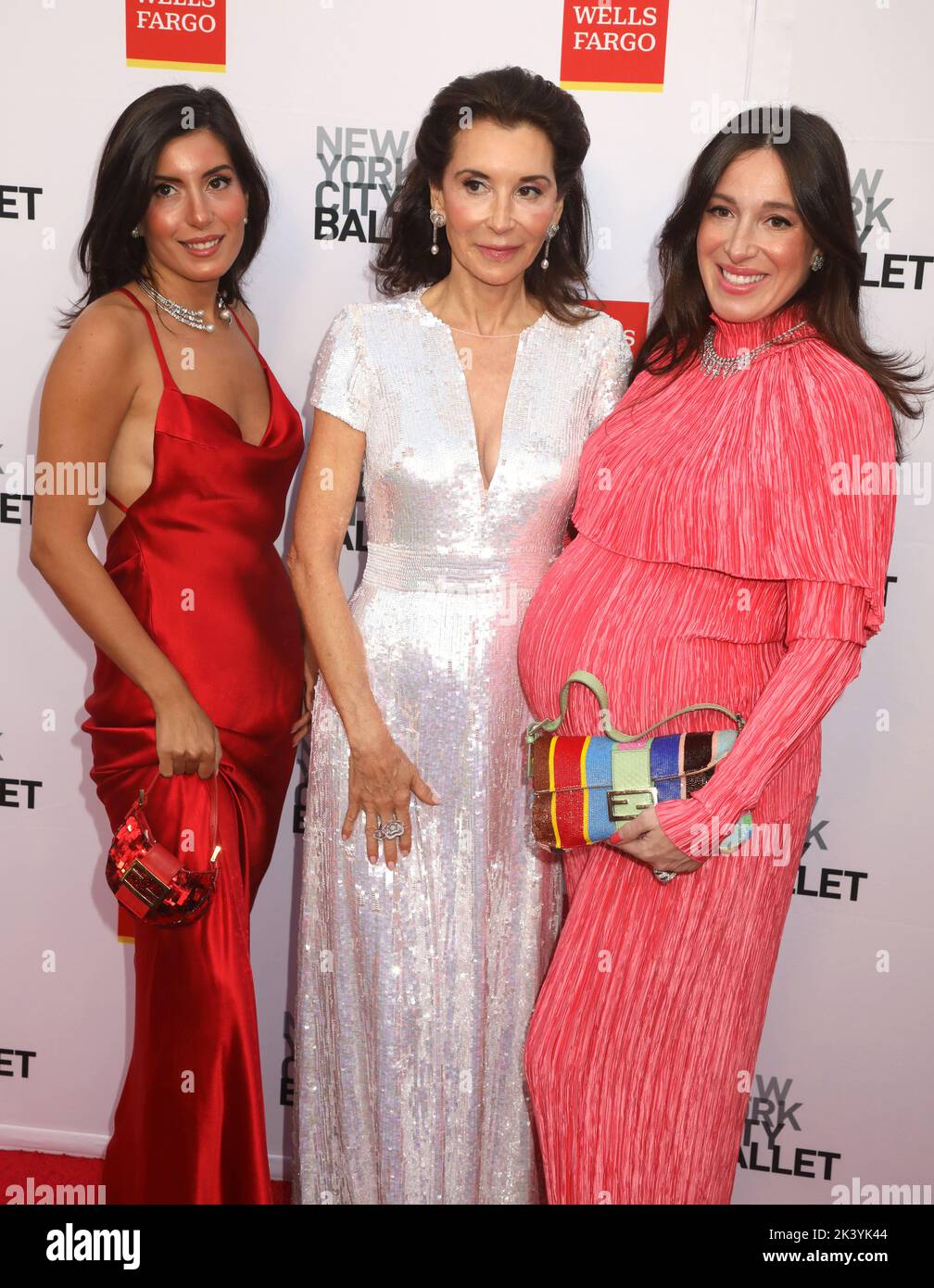 28 septembre 2022, New York, New York, Etats-Unis : ALESSIA FENDI, FE FENDI et PAOLA FENDI assistent au gala d'automne 2022 du New York City Ballet au théâtre David H. Koch du Lincoln Center. (Credit image: © Nancy Kaszerman/ZUMA Press Wire) Banque D'Images