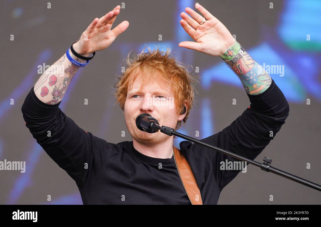 Photo du dossier datée du 28/05/22 d'Ed Sheeran, le père de John Sheeran, a dit comment il a encouragé la créativité de son fils dès le plus jeune âge et a changé son orientation de travail pour le soutenir et son frère en raison de la crise financière de 2008, dans une conférence lors d'un événement caritatif. Banque D'Images