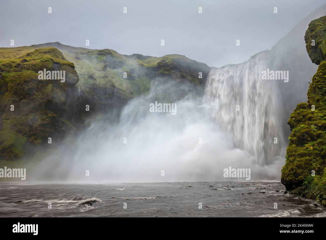 SKOGAFOSS SKOGAR ISLANDE Banque D'Images