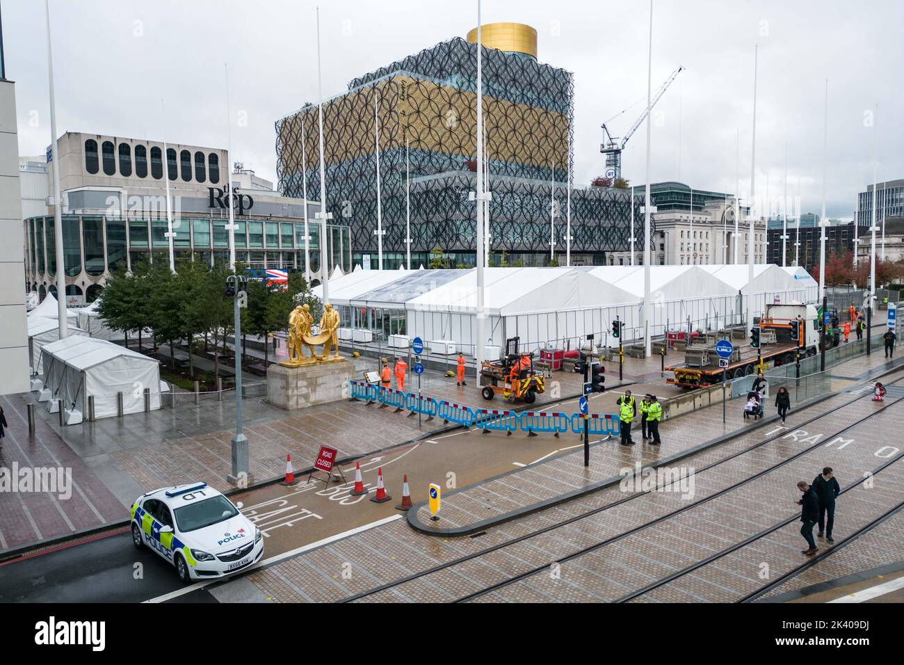 Place du centenaire, Birmingham - 29 septembre 2022 - les touches finales sont modifiées pour la Conférence du Parti conservateur qui commence le dimanche 1st octobre au Centre international des congrès de Birmingham et à la place du Centenaire. Crédit photo : Scott cm/Alay Live News Banque D'Images