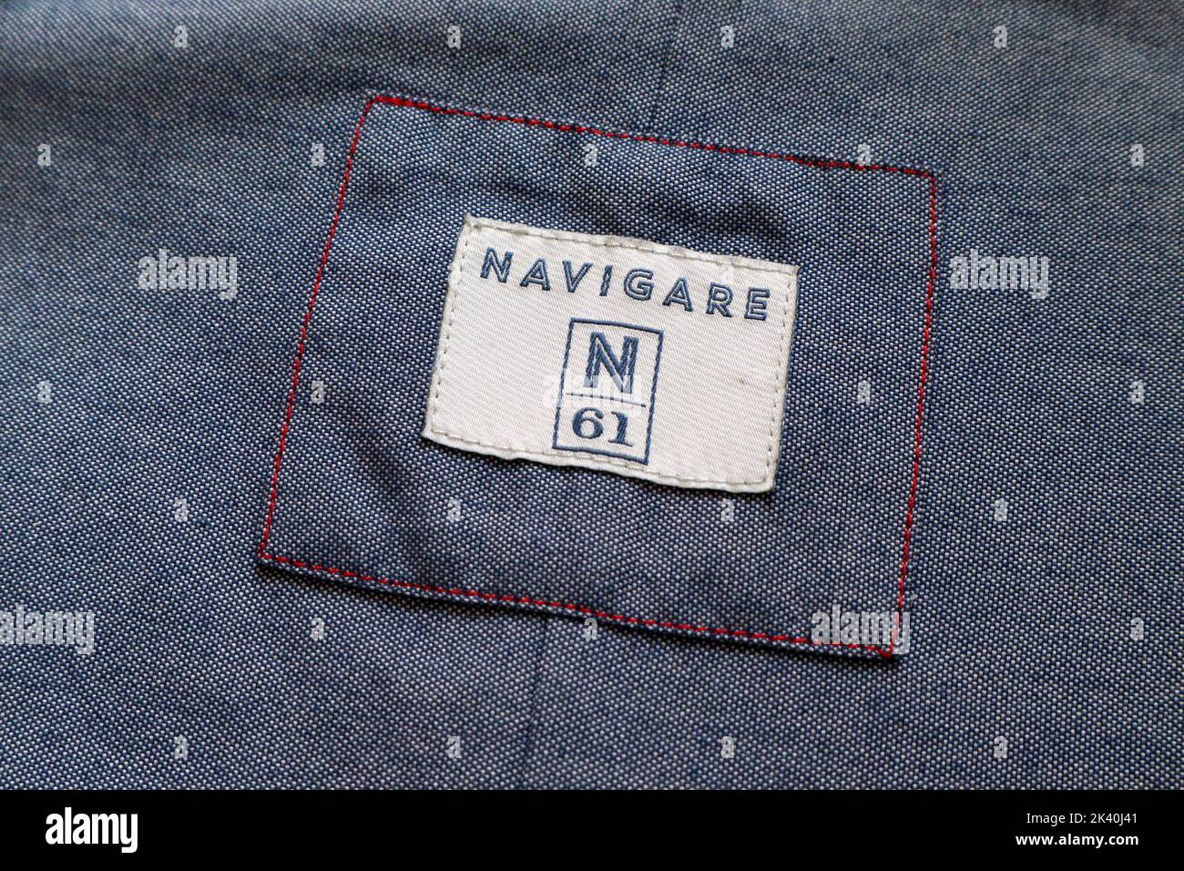 Étiquette de vêtements NAVIGARE. Navigare est une marque italienne de mode  Sportswear et Loisirs de N61 S.r.l. - Italie Photo Stock - Alamy