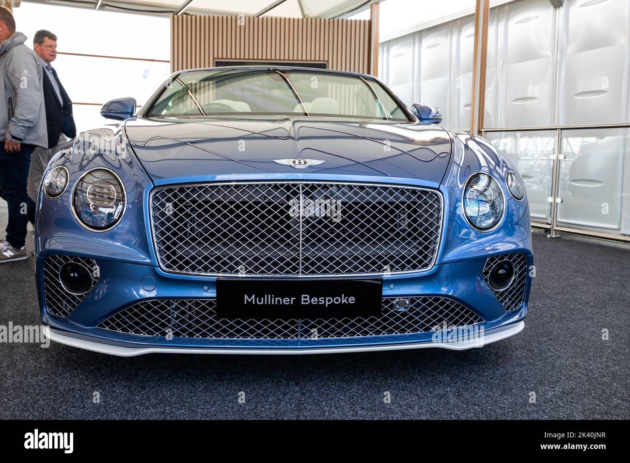 Une Bentley exposée sur un stand au Southampton Boat Show 2022 Banque D'Images