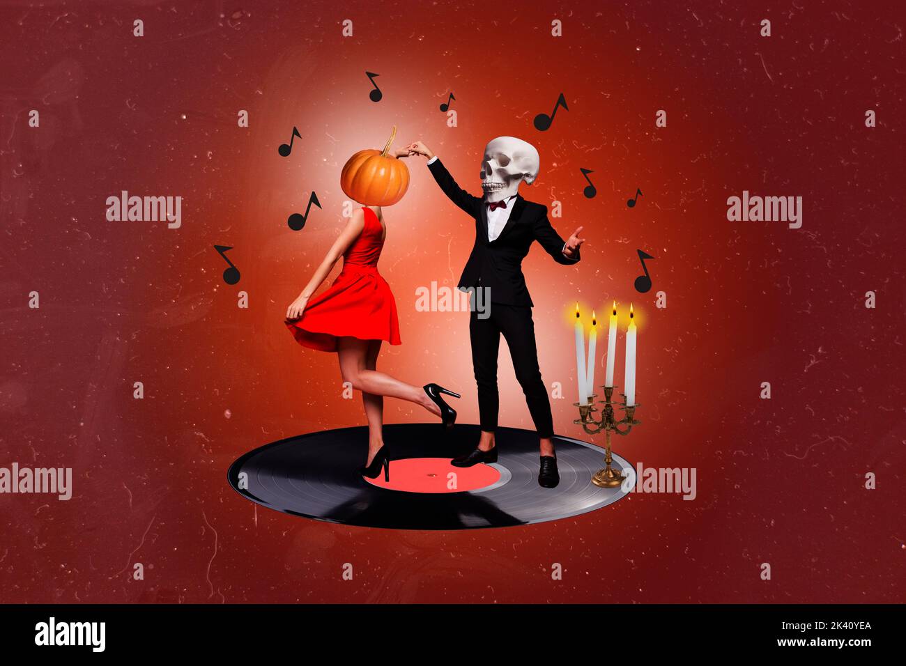 Poster créatif collage de drôle de couple funky danse ont amusant tango date homme squelette tête de crâne femme robe citrouille vinyle bougies Banque D'Images
