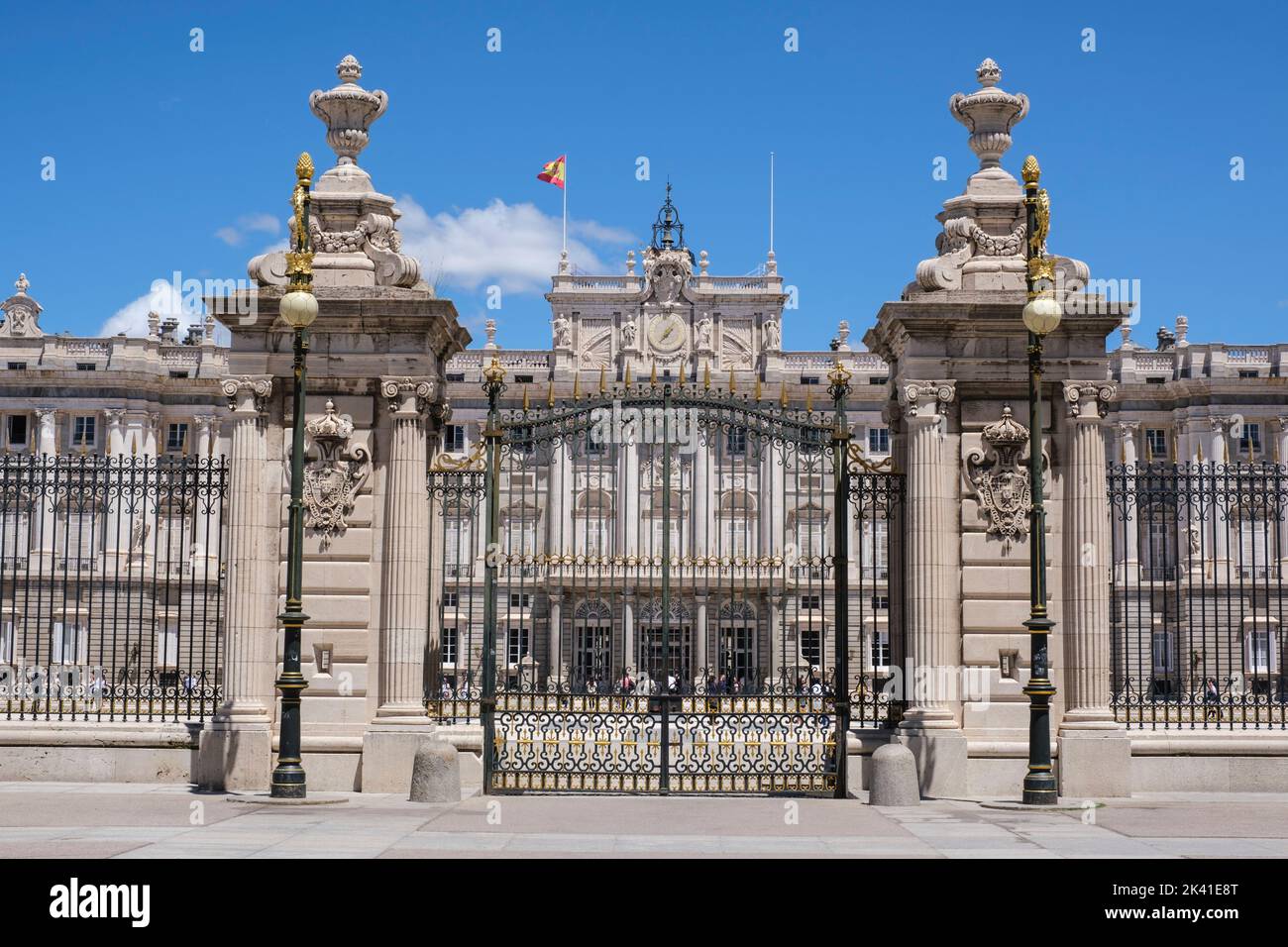 Espagne, Madrid. Palais royal, vue sur l'entrée des touristes. Banque D'Images