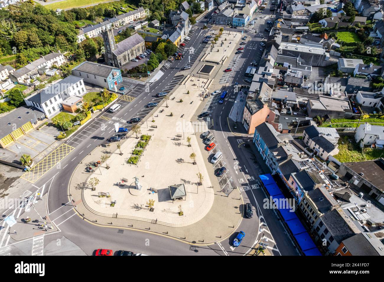 Bantry, West Cork, Irlande. 29th septembre 2022. De nombreuses entreprises, boutiques et maisons sont aujourd'hui sans électricité à Bantry, en raison des travaux ESB "essentiels" sur la sous-station de Bantry. Environ 1 700 000 clients sont touchés par la coupure de courant, dont ESB a déclaré qu'elle durera jusqu'en 5,30pm aujourd'hui. Une Bantry, normalement animée, ressemble aujourd'hui à une ville fantôme. Crédit : AG News/Alay Live News Banque D'Images