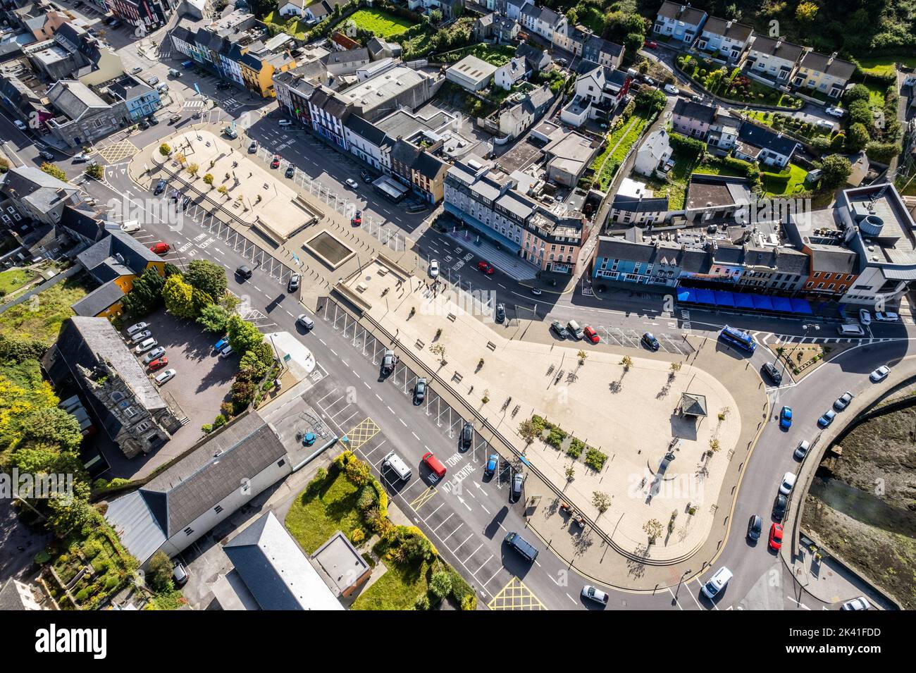 Bantry, West Cork, Irlande. 29th septembre 2022. De nombreuses entreprises, boutiques et maisons sont aujourd'hui sans électricité à Bantry, en raison des travaux ESB "essentiels" sur la sous-station de Bantry. Environ 1 700 000 clients sont touchés par la coupure de courant, dont ESB a déclaré qu'elle durera jusqu'en 5,30pm aujourd'hui. Une Bantry, normalement animée, ressemble aujourd'hui à une ville fantôme. Crédit : AG News/Alay Live News Banque D'Images