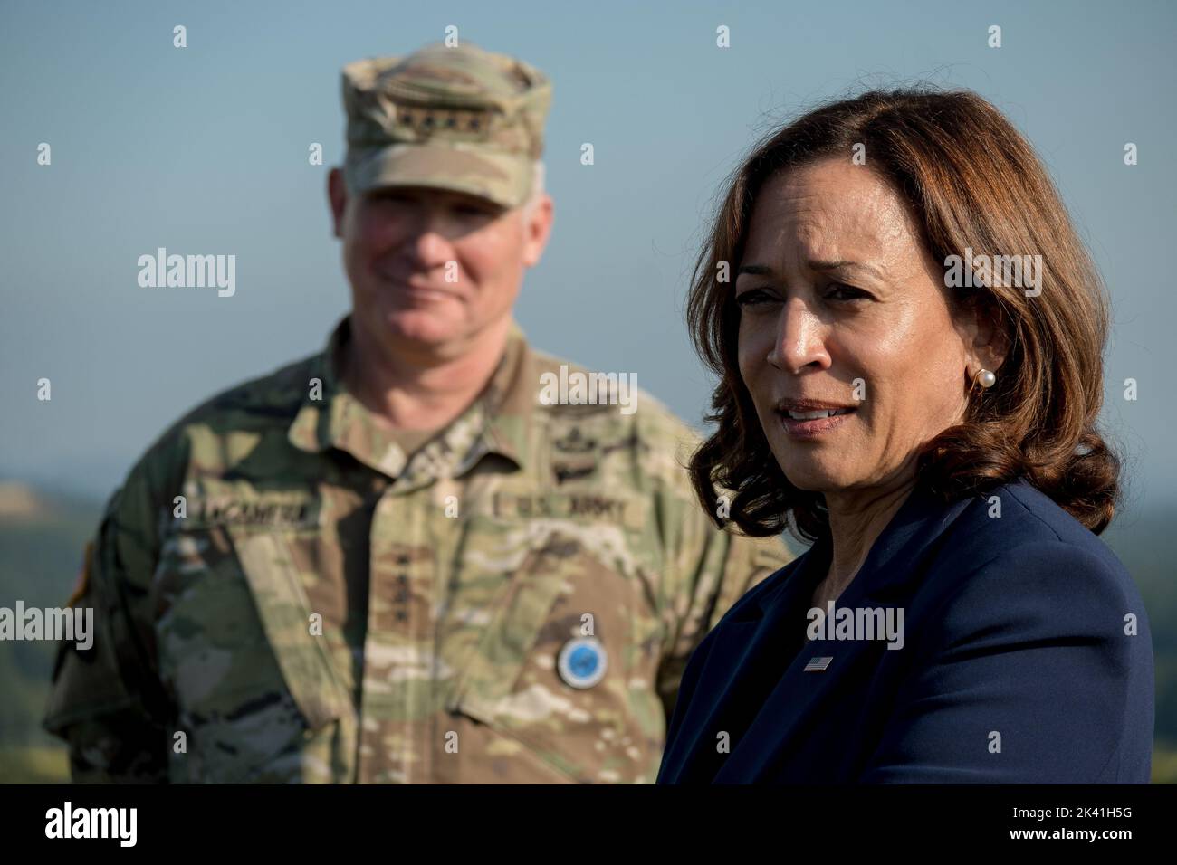 Séoul, Corée du Sud. 29th septembre 2022. Le vice-président Kamala Harris visite un poste d'observation militaire dans la zone démilitarisée (DMZ) séparant les deux Corées, à Panmunjom, en Corée du Sud, jeudi, 29 septembre 2022. Photo de Thomas Maresca/UPI crédit: UPI/Alay Live News Banque D'Images