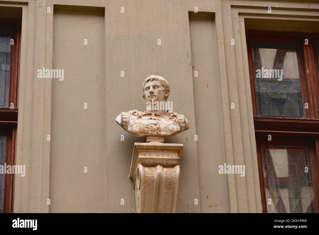 Statue de l'empereur romain Auguste à l'intérieur du château de Peles Banque D'Images