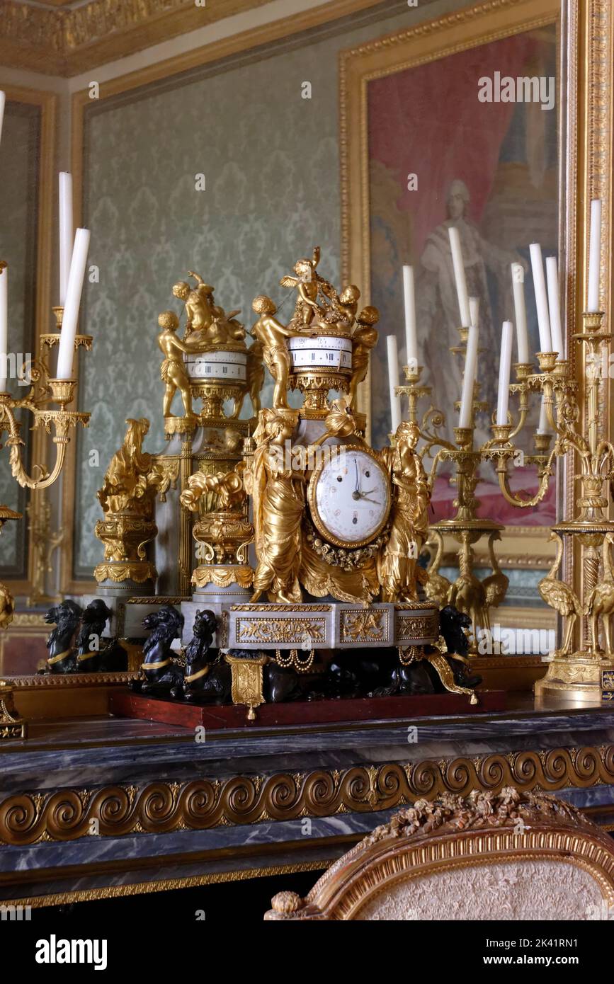 Editorial uniquement - Versailles, France - horloge mécanique au Château de Versailles. Il a été ajouté à la liste de Herita mondiale de l'UNESCO Banque D'Images