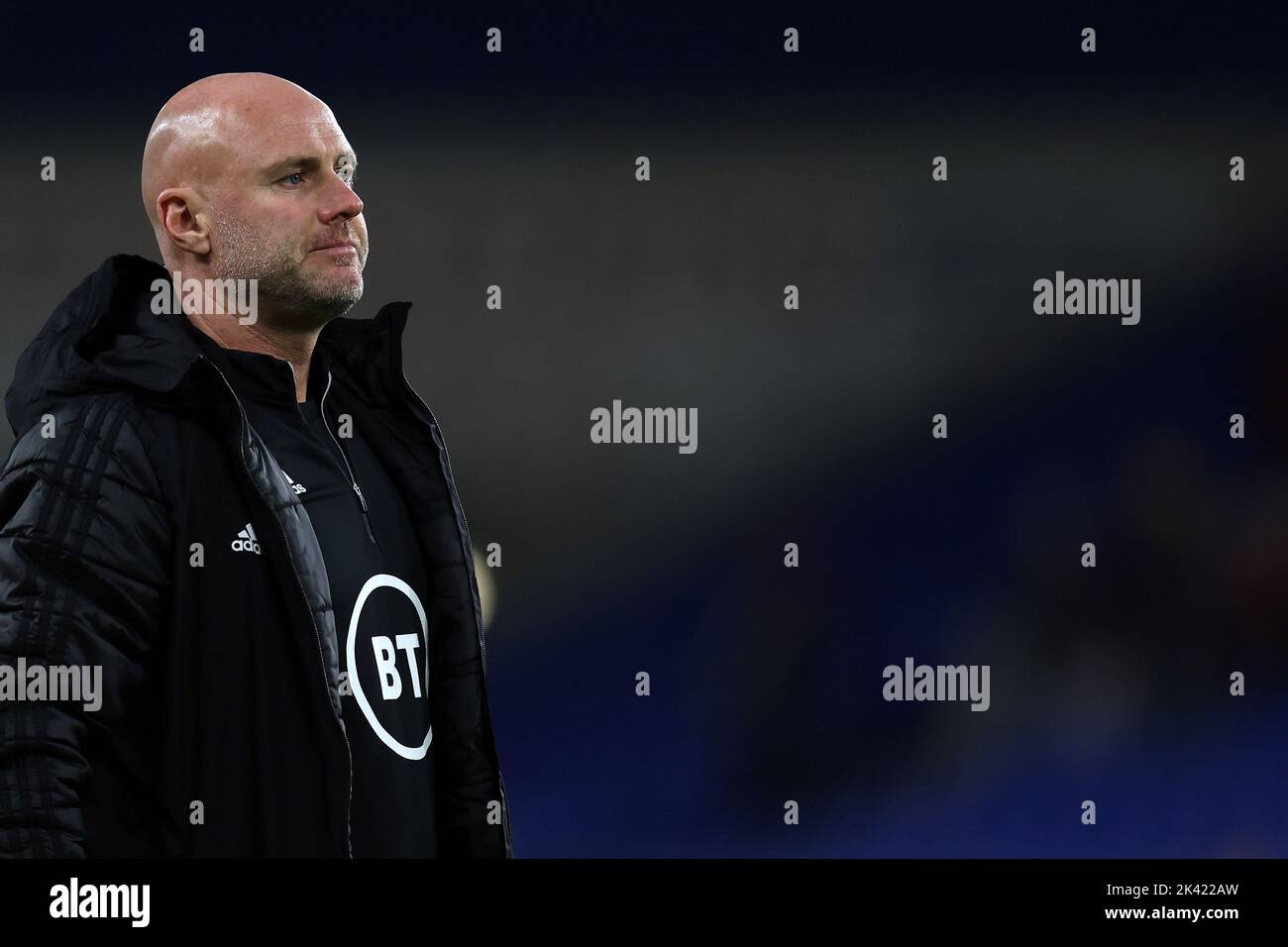 Rob page, entraîneur-directeur de l'équipe de football du pays de Galles, applaudit les fans après le match. Ligue des Nations de l'UEFA, match du groupe D, pays de Galles contre Pologne au C Banque D'Images