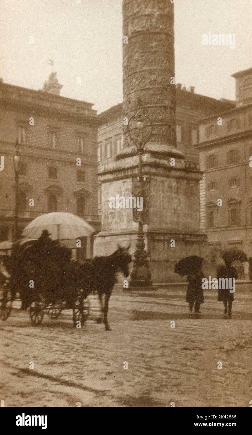 Calèche à Piazza Colonna, Rome, Italie 1925 Banque D'Images
