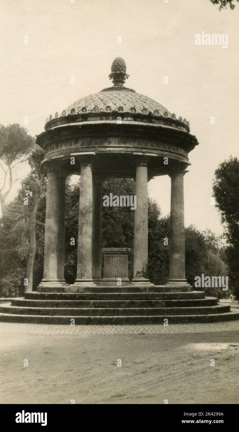 Vue sur le temple de Diana dans le parc de la Villa Borghèse, Rome, Italie 1925 Banque D'Images
