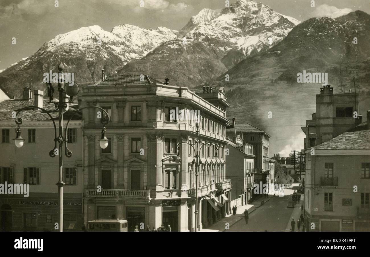 Vue sur le Corso Vittorio Emanuele II, Aoste, Italie 1930s Banque D'Images