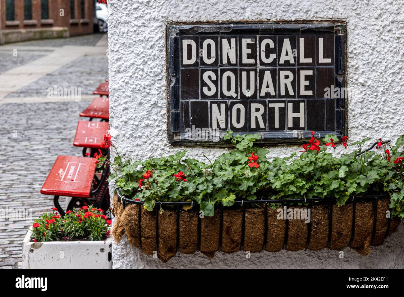 Panneau Old Street, The Dark Horse, commercial court, Cathedral Quarter, Belfast, Irlande du Nord, Royaume-Uni Banque D'Images