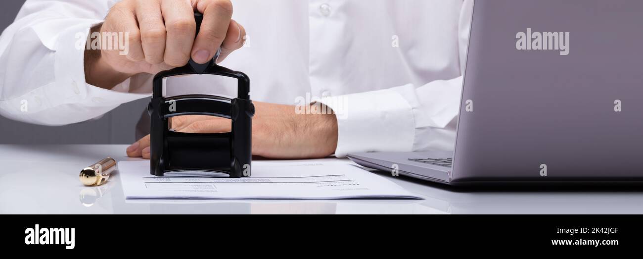 Timbre de permis approuvé. Document comptable - approuver le travail Banque D'Images