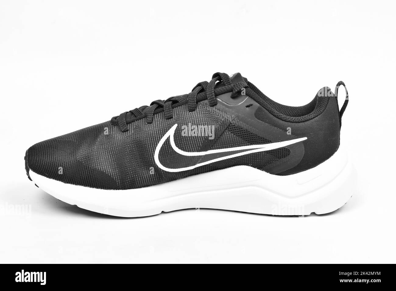 New Delhi, Inde - 29 septembre 2022 : Nike Running Shoe sur fond blanc Banque D'Images