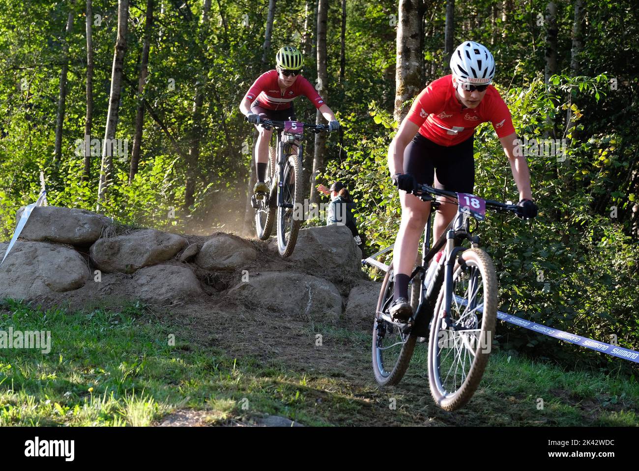 UCI Mountain Bike World Cup - Val di Sole 2022 - la Grande finale - moins de 23 femmes de la catégorie olympique de course de fond à Val di Sole Banque D'Images