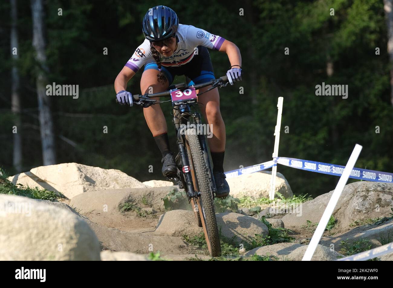 UCI Mountain Bike World Cup - Val di Sole 2022 - la Grande finale - moins de 23 femmes de la catégorie olympique de course de fond à Val di Sole Banque D'Images