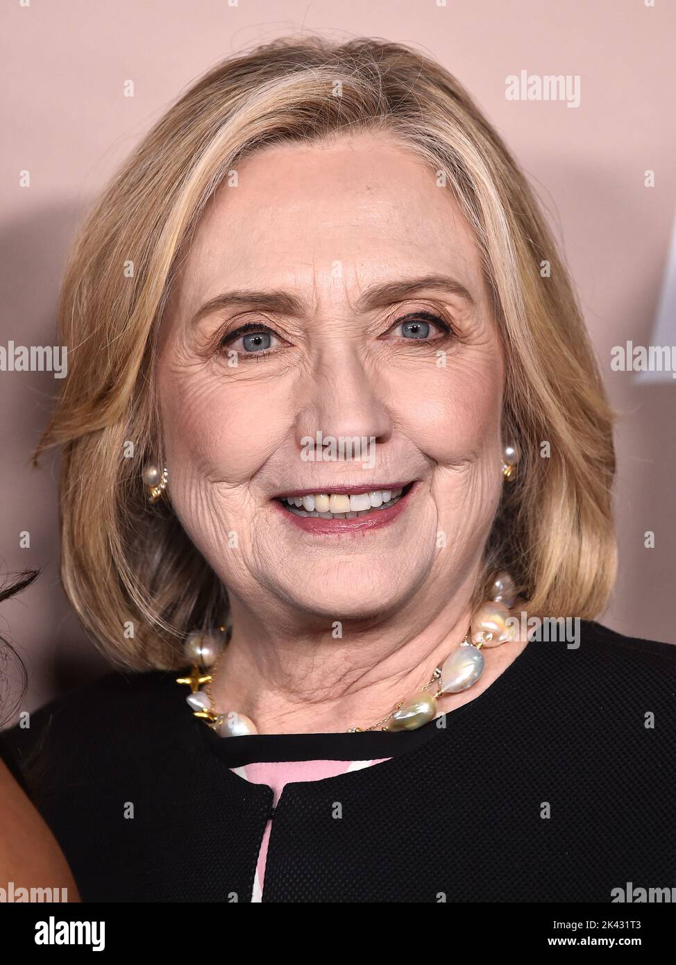 Beverly Hills, Californie, États-Unis, 28 septembre 2022. Hillary Clinton arrive à la variété de pouvoir des femmes 2022: Événement de Los Angeles présenté par Lifetime au Wallis Annenberg Centre à Beverly Hills, CA sur 28 septembre 2022. © OConnor / AFF-USA.com crédit: AFF/Alamy Live News Banque D'Images