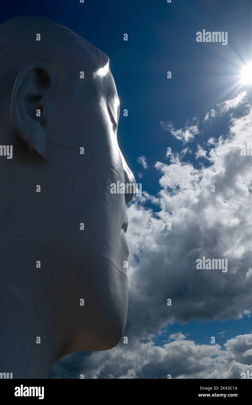 'Anna' par Jaume Plensa au Pilane Sculptures 2022 en Suède Banque D'Images