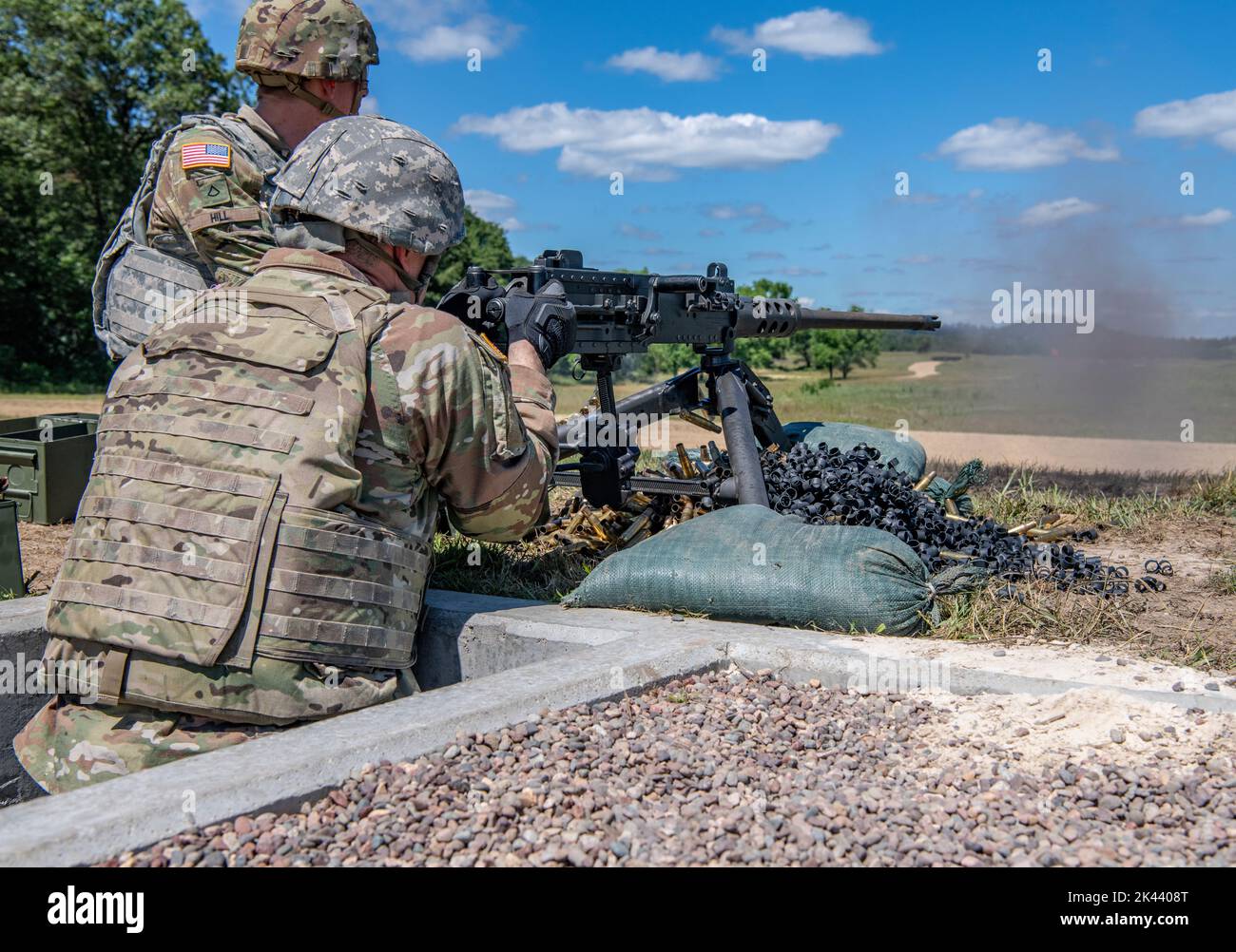 Les soldats de la compagnie chimique 370th participent aux qualifications d'armes sur les champs de tir à fort McCoy, Wisconsin, dans le cadre de l'exercice Red Dragon en août 2022. Photo de l'armée américaine par Kevin W. Clark Banque D'Images