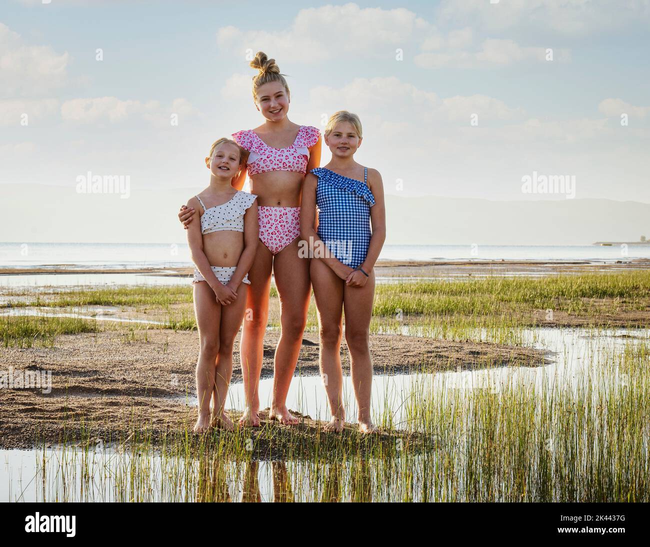 Adolescent bikini blonde Banque de photographies et d'images à haute  résolution - Alamy