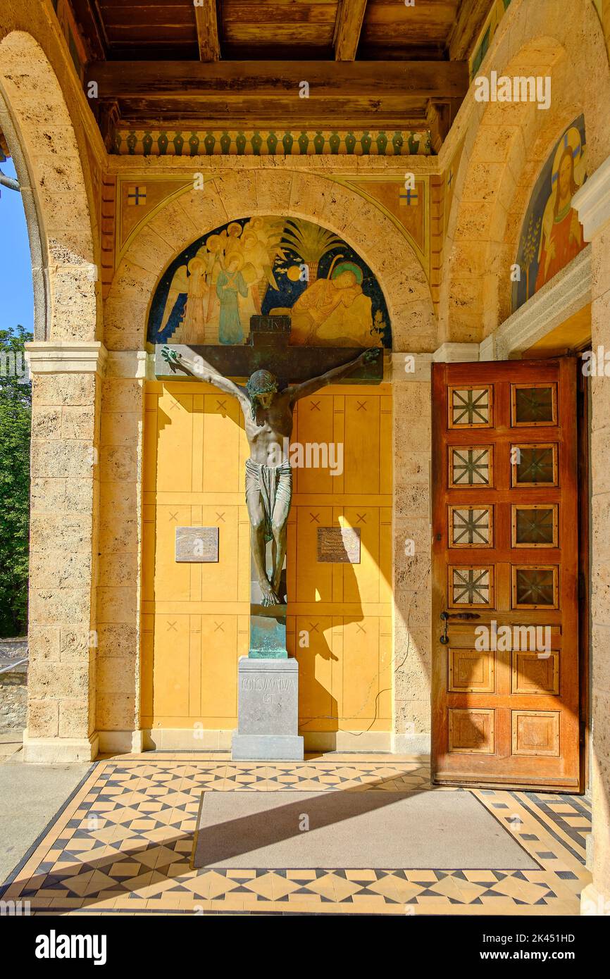 Crucifix dans le vestibule de l'église monastique de l'abbaye de Saint-Jean Martin du monastère bénédictin de Beuron, Bade-Wurtemberg, Allemagne. Banque D'Images